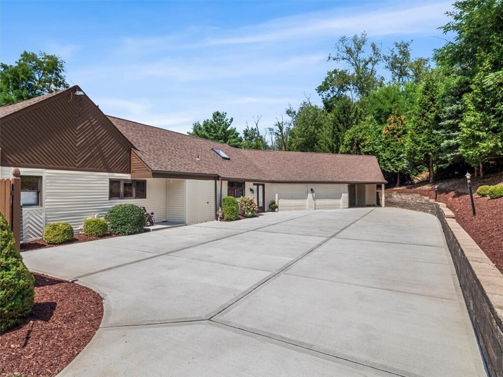 House in Upper Saint Clair, Pennsylvania, United States 5 - 18180643