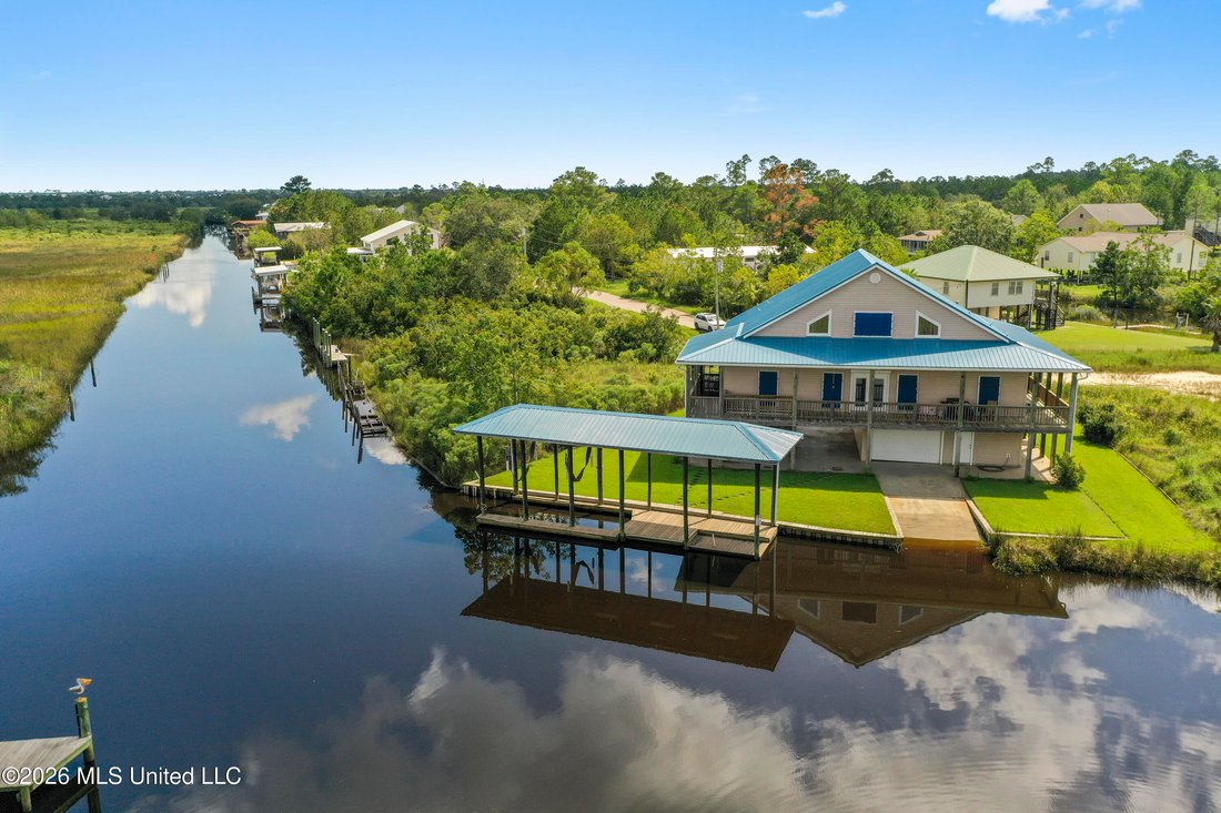 House in Bay St. Louis, Mississippi, United States 2 - 18179110