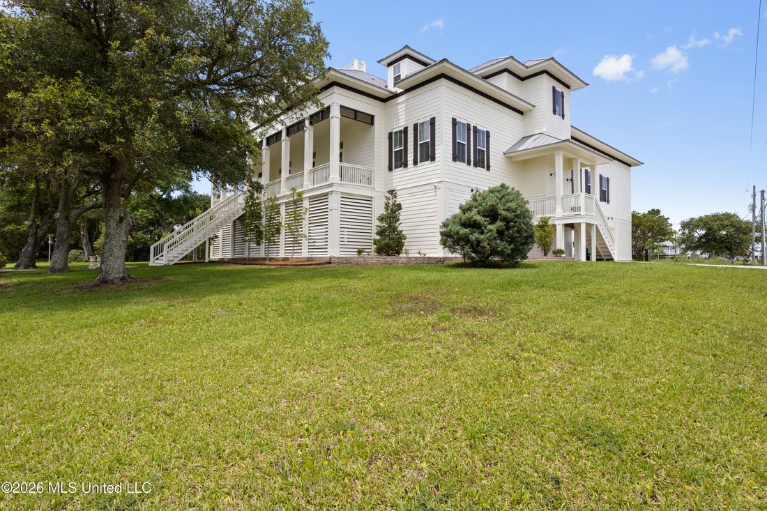 House in Waveland, Mississippi, United States 3 - 18179086