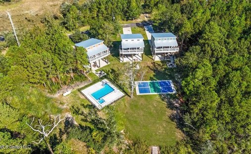 Apartment in Bay St. Louis, Mississippi, United States 1