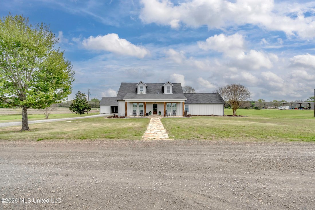 House in Benton, Mississippi, United States 3 - 18179035