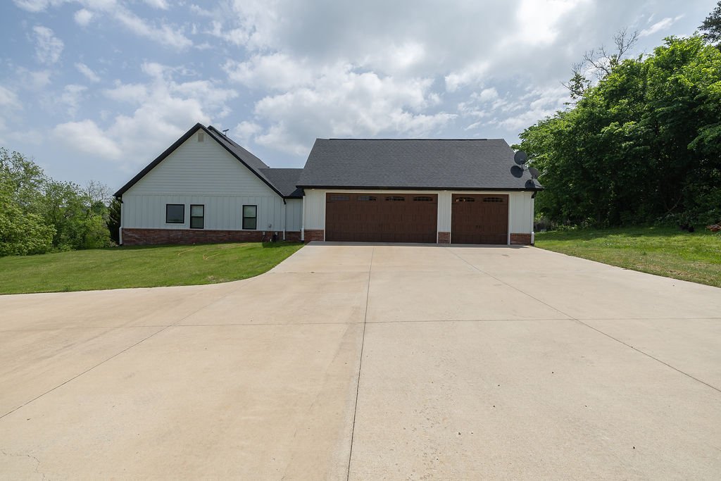 House in Noel, Missouri, United States 3 - 18180069