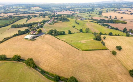 Land in Bromsgrove, England 1