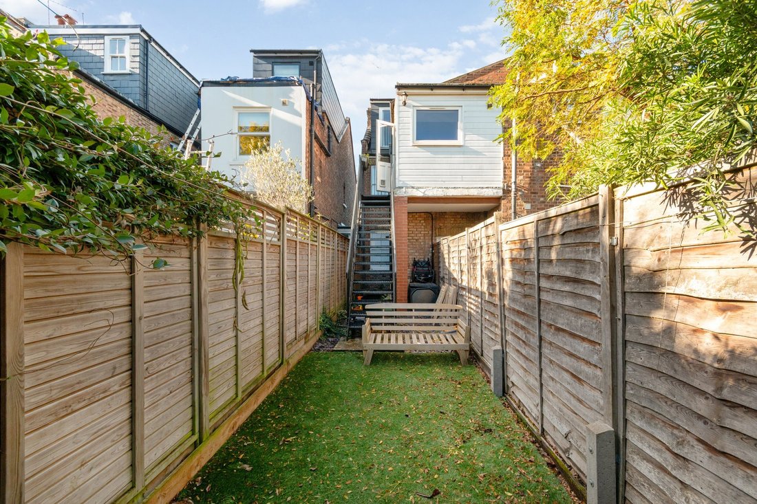 Apartment in Acton Green, Ealing, England 4 - 18181614