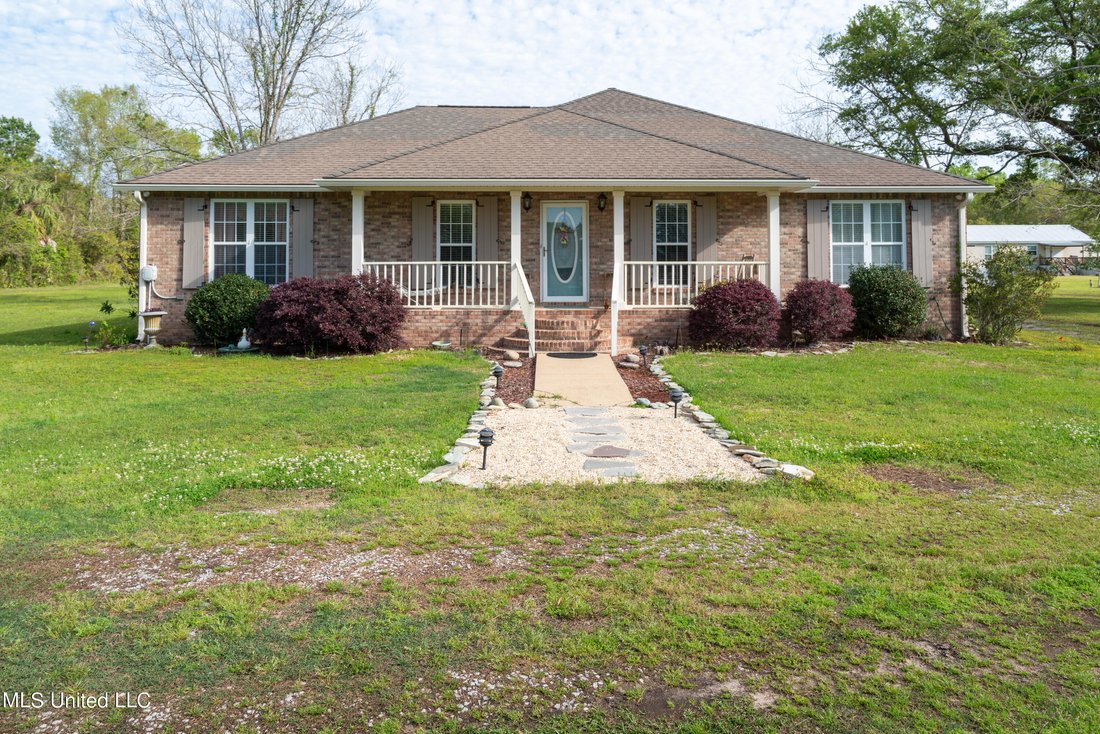 House in Pass Christian, Mississippi, United States 1 - 18179079