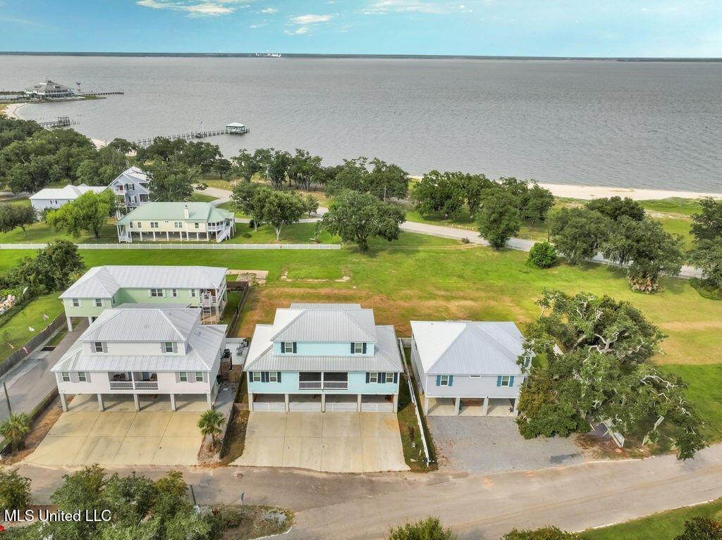 Bay St. Louis, Mississippi, United States 4 - 18178940