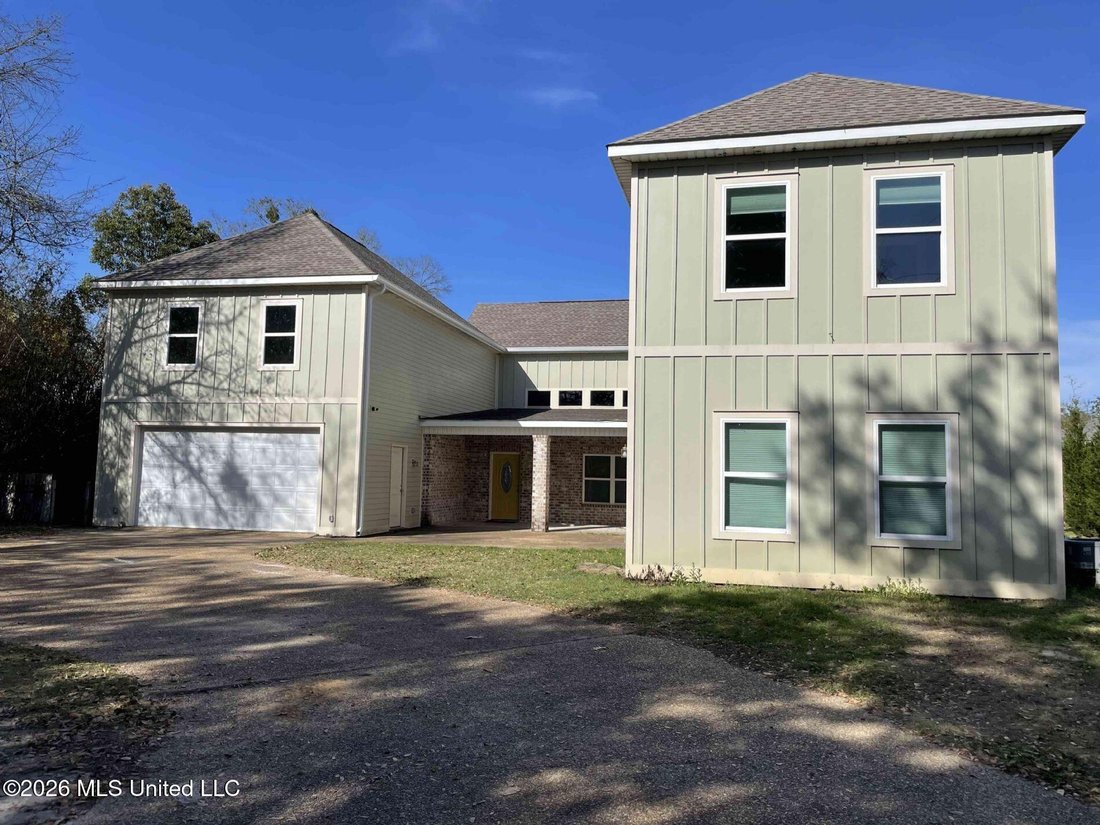 House in Ocean Springs, Mississippi, United States 1 - 18178977