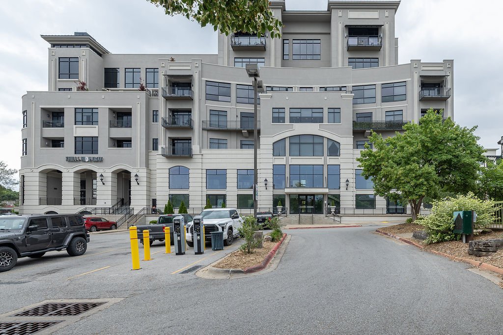 Condo in Fayetteville, Arkansas, United States 3 - 18179473
