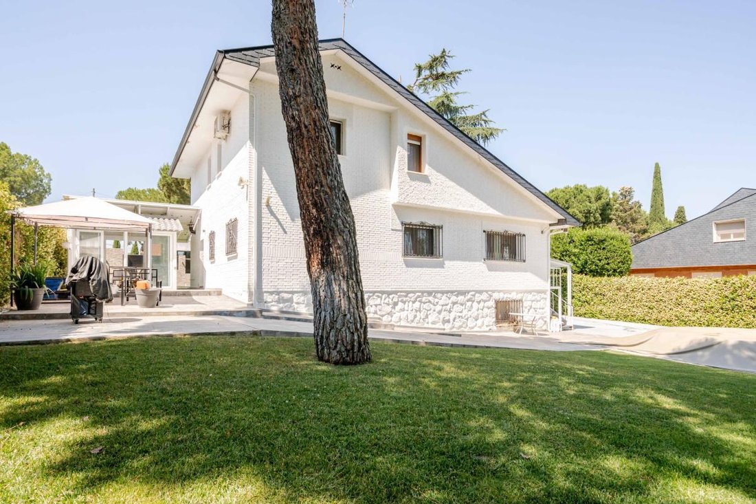 House in Boadilla del Monte, Comunidad de Madrid, Spain 5 - 18063678