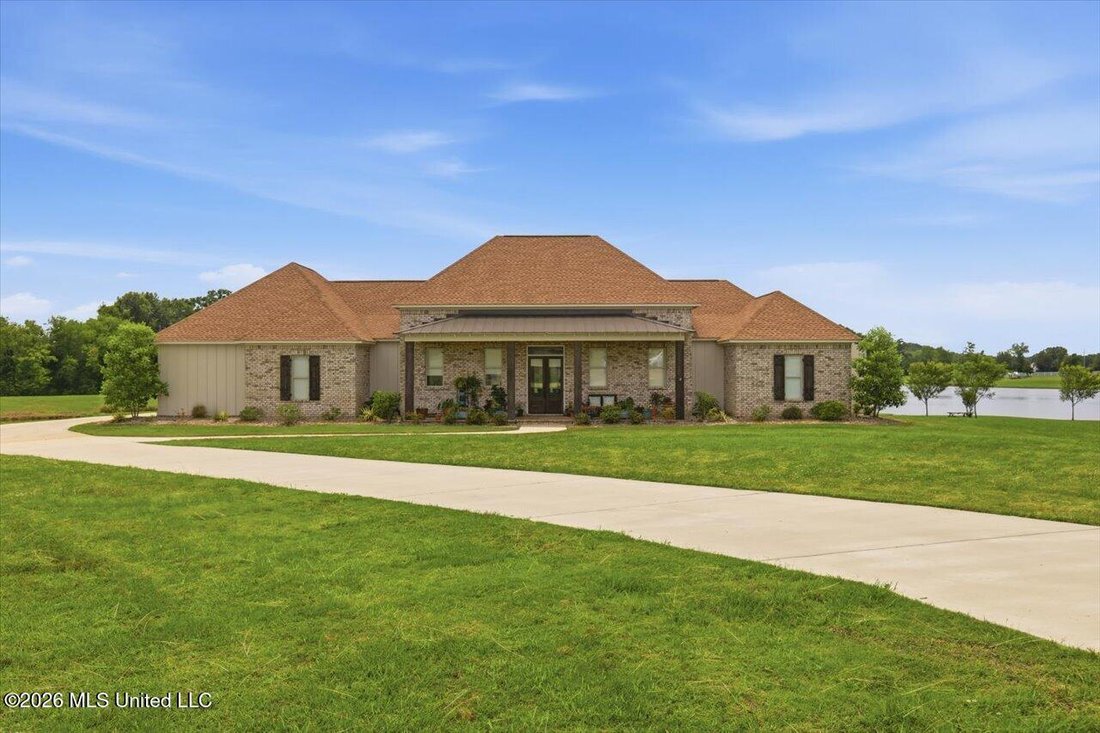 House in Flora, Mississippi, United States 1 - 18179067