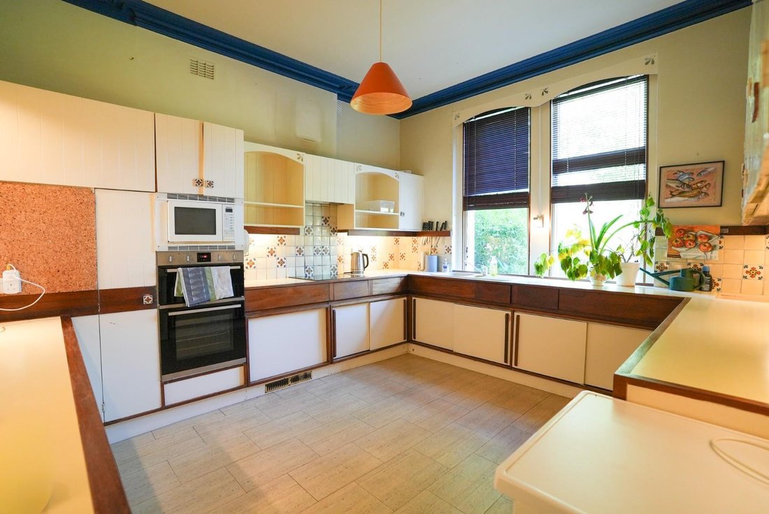 House in Ealing (London Borough of Ealing), Ealing, England 2 - 18181611