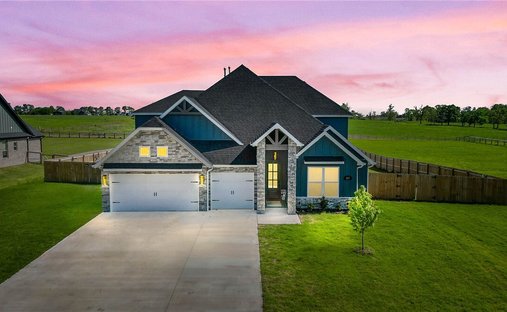 House in Maysville, Arkansas, United States 1