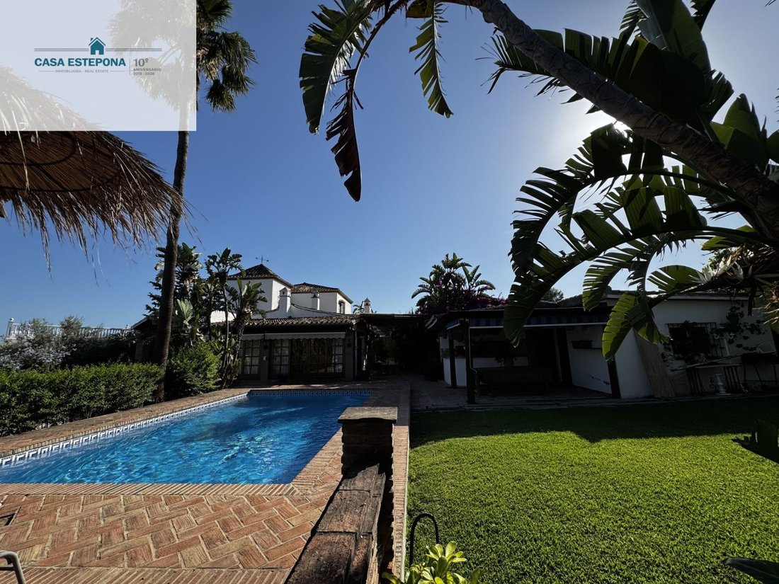 Villa in Estepona, Andalusia, Spain 1 - 18181143