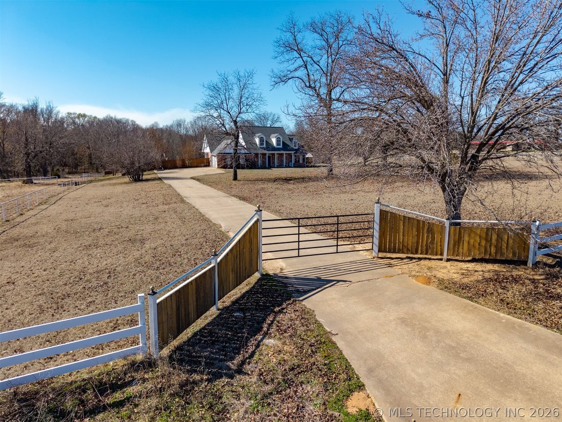 House in Atoka, Oklahoma, United States 4 - 18178273