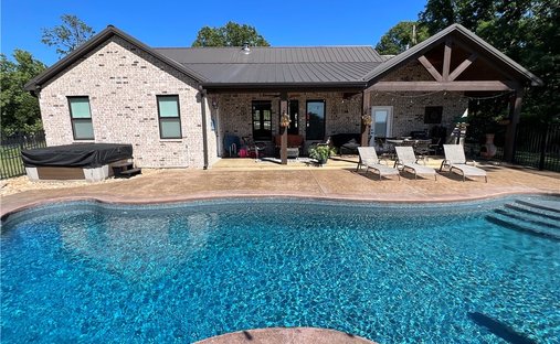 House in Omaha, Arkansas, United States 1