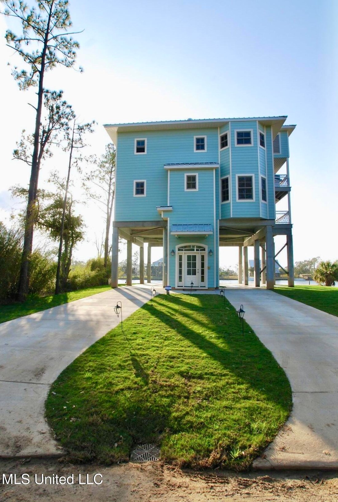 House in Pass Christian, Mississippi, United States 1 - 18178796