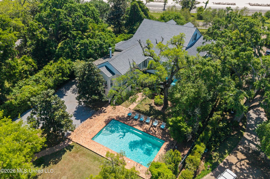 House in Pass Christian, Mississippi, United States 3 - 18178565