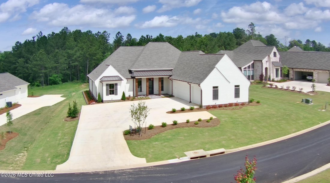 House in Flowood, Mississippi, United States 1 - 18179332