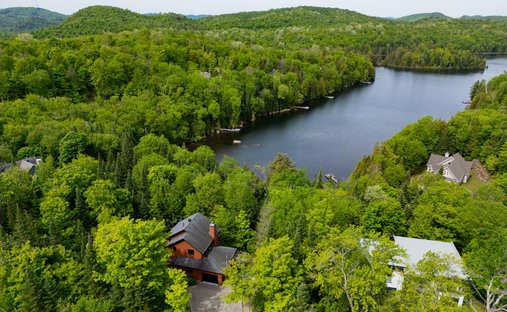 Maison à Sainte-Adèle, Québec, Canada 1