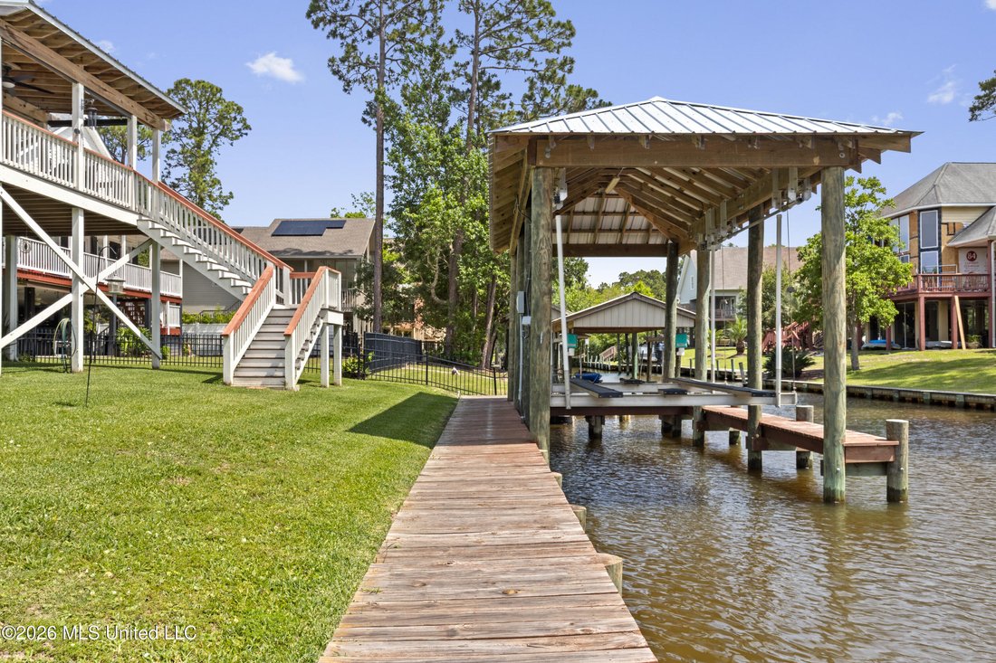 House in Pass Christian, Mississippi, United States 3 - 18178801