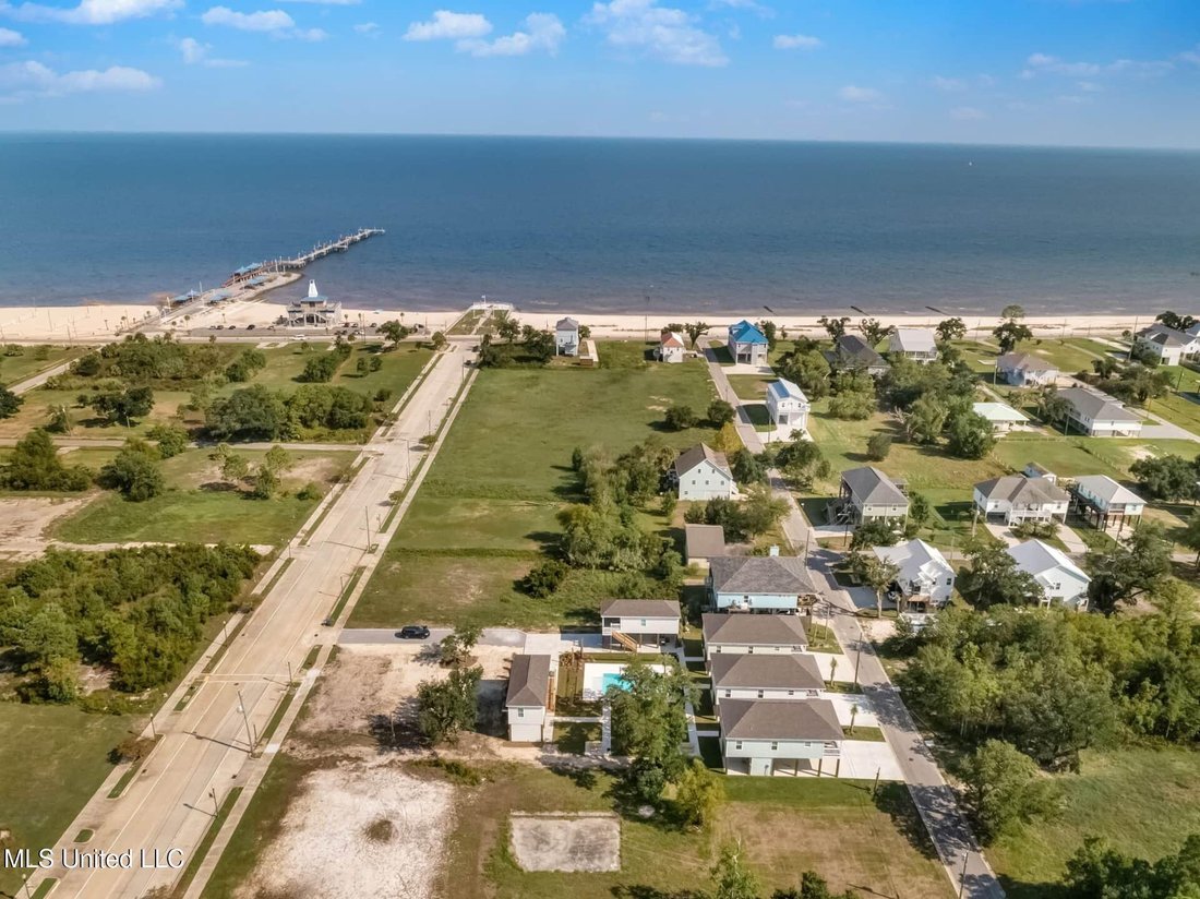 Waveland, Mississippi, United States 4 - 18178804