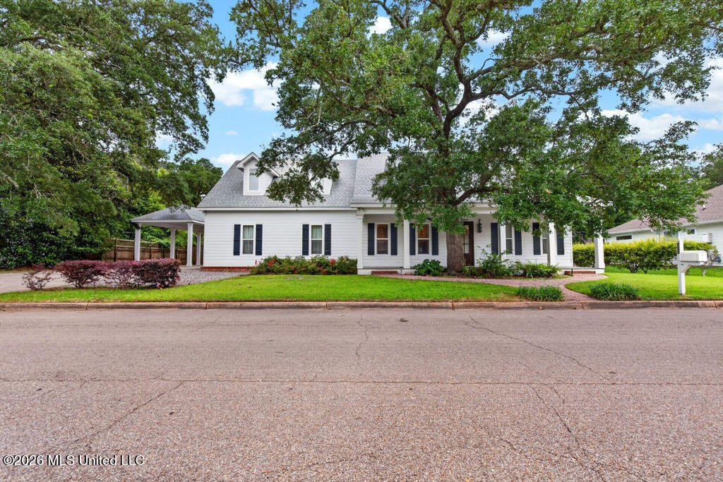 House in Pass Christian, Mississippi, United States 1 - 18179017