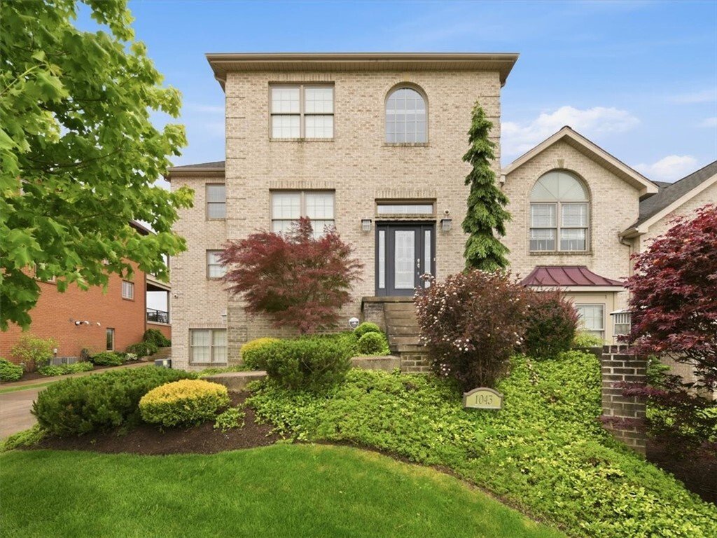 House in Jeannette, Pennsylvania, United States 2 - 18180453