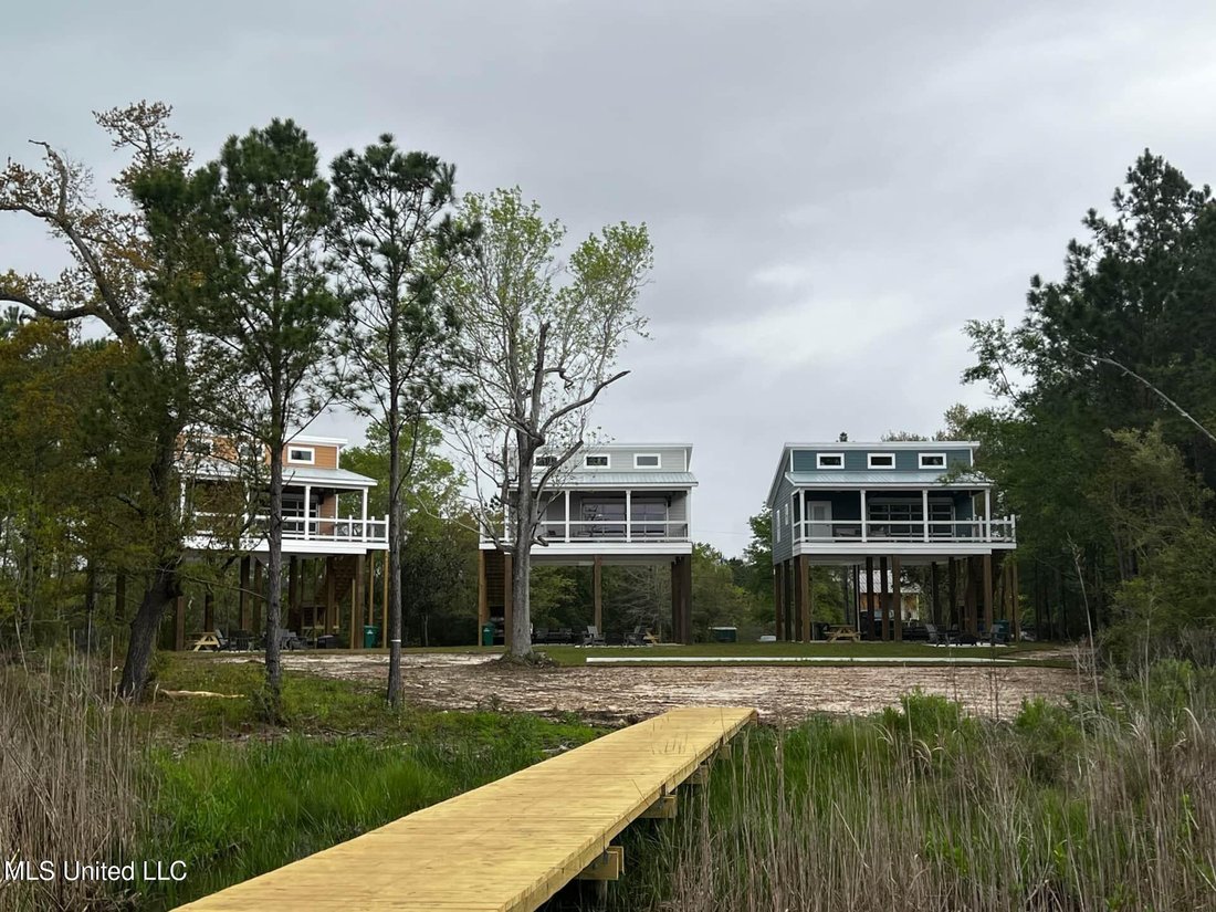 Bay St. Louis, Mississippi, United States 4 - 18178816