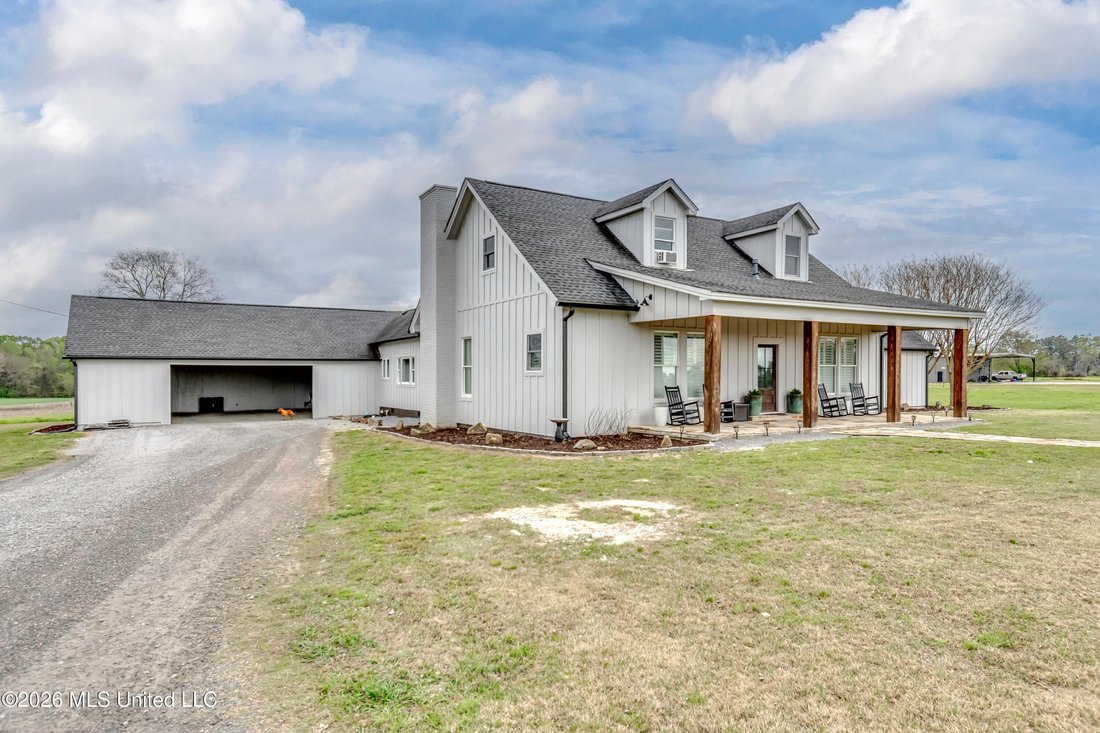 House in Benton, Mississippi, United States 5 - 18179035