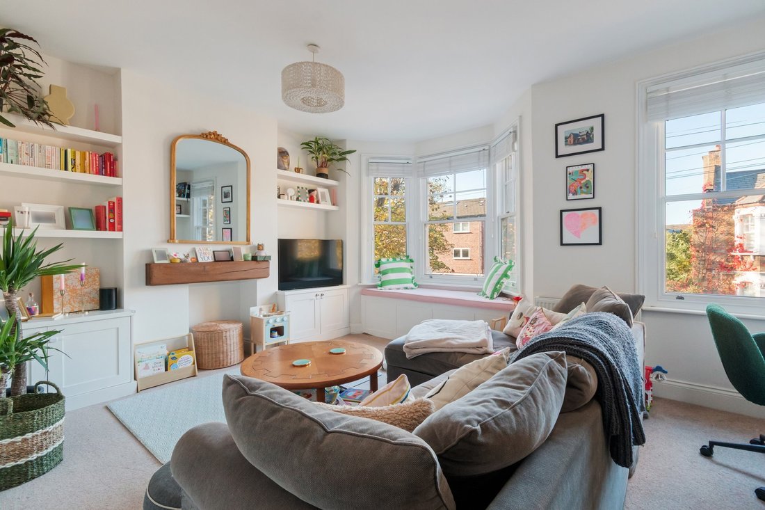 Apartment in Acton Green, Ealing, England 1 - 18181614