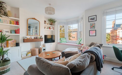 Apartment in Acton Green, Ealing, England 1