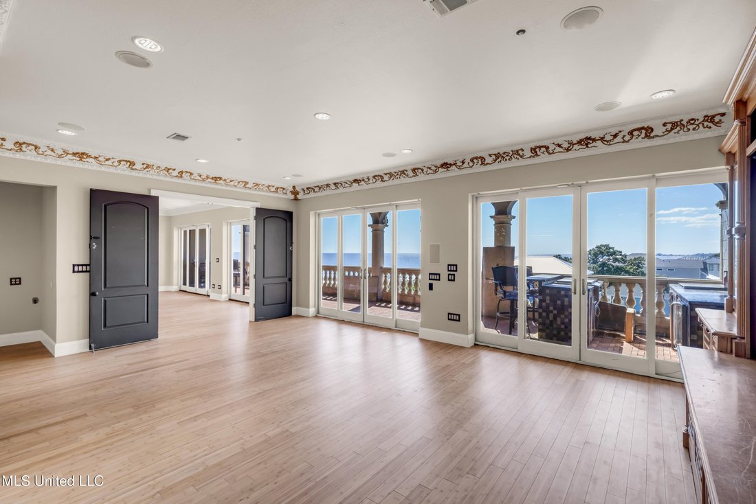 Condo in Gulfport, Mississippi, United States 5 - 18178756