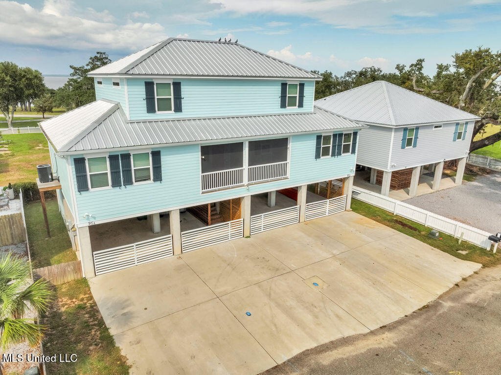 Bay St. Louis, Mississippi, United States 3 - 18178940