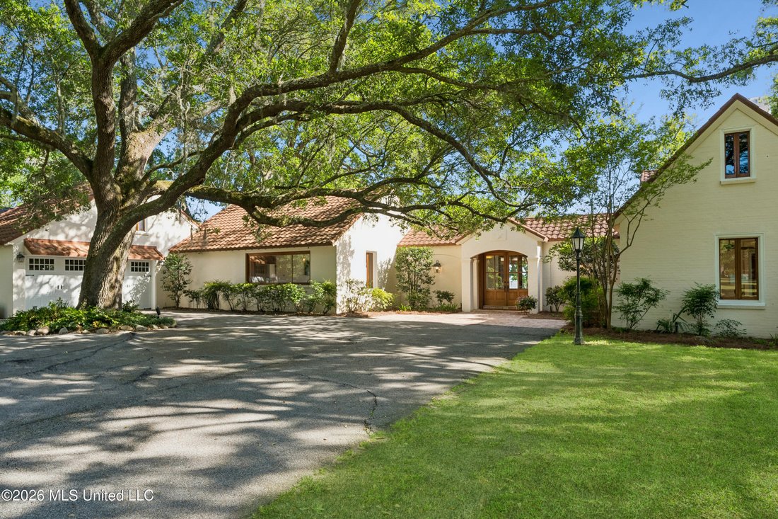 House in Ocean Springs, Mississippi, United States 1 - 18178872