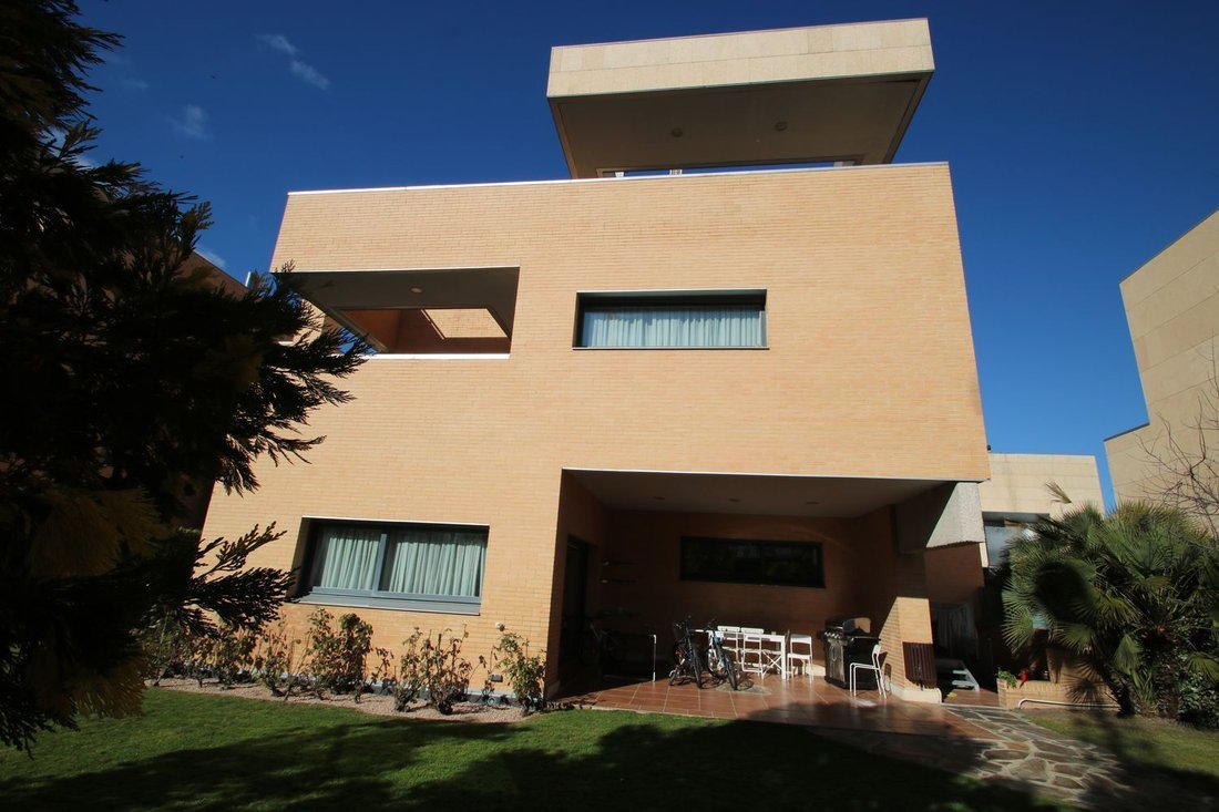 Chalet in Fuencarral-El Pardo, Madrid, Spain 4 - 17547546