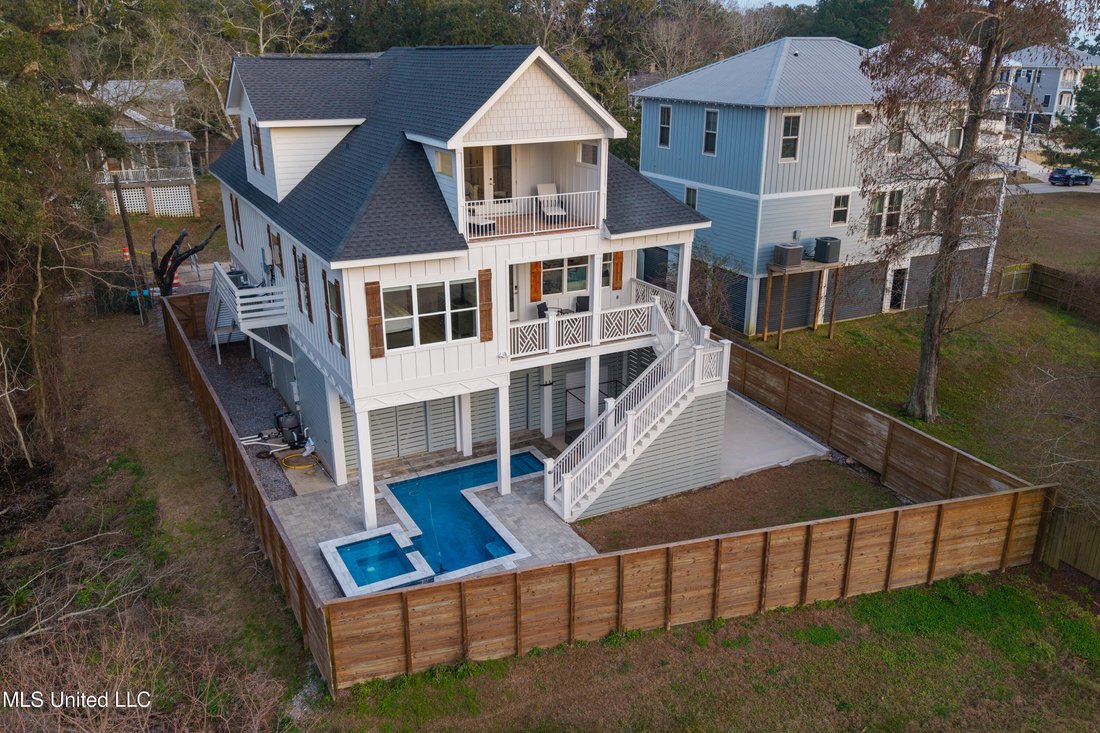 House in Ocean Springs, Mississippi, United States 1 - 18178996
