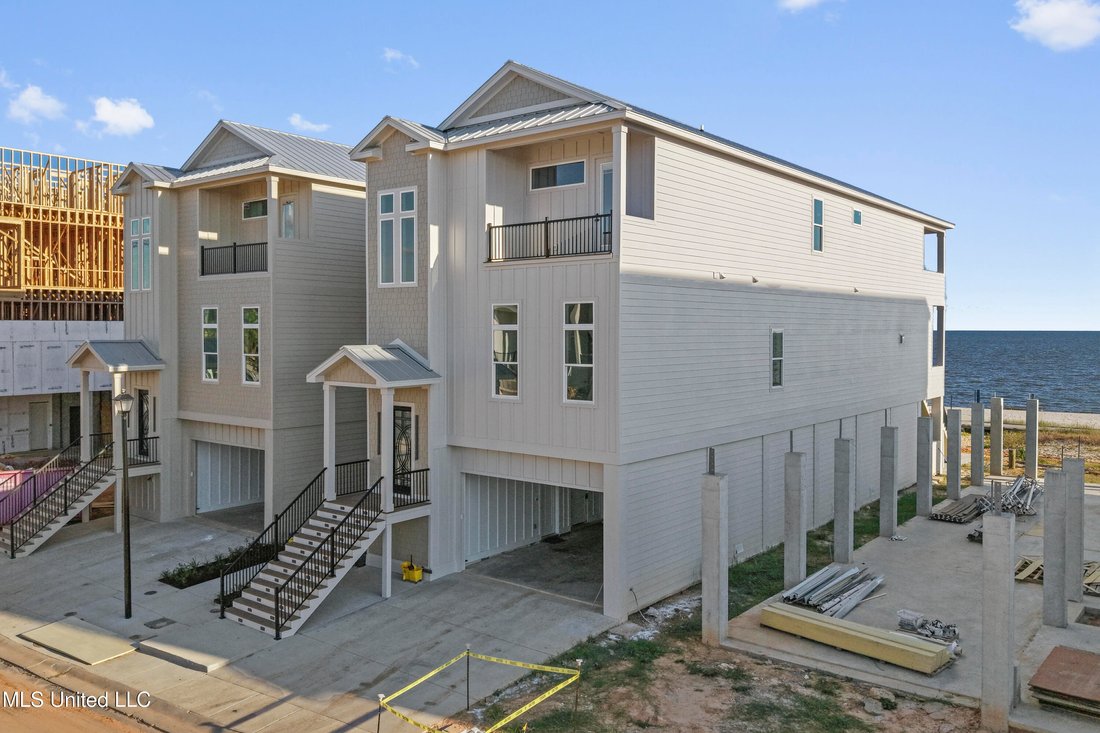 House in Biloxi, Mississippi, United States 3 - 18179057