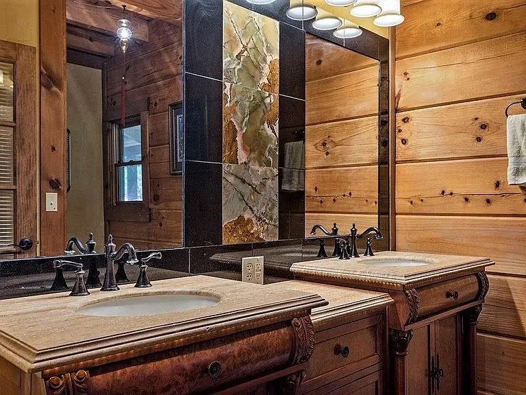 House in Eureka Springs, Arkansas, United States 2 - 18180016