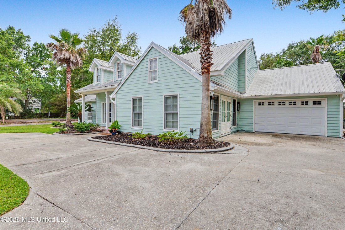 House in Waveland, Mississippi, United States 3 - 18178994