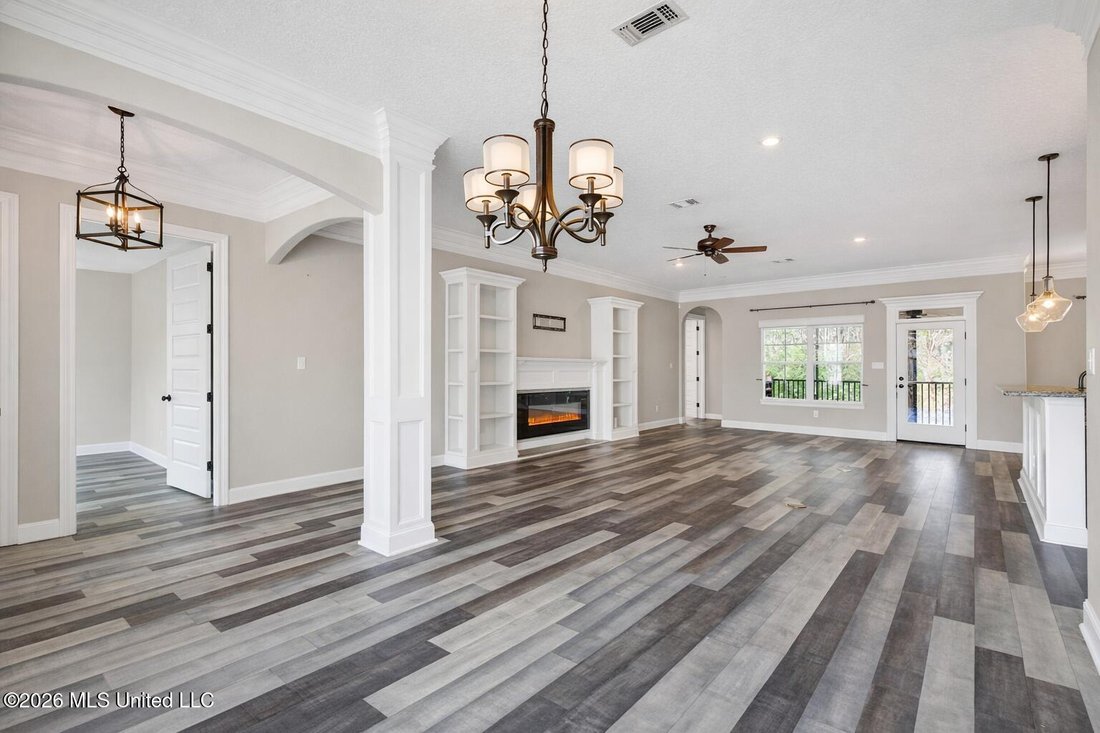 House in Ocean Springs, Mississippi, United States 3 - 18178947