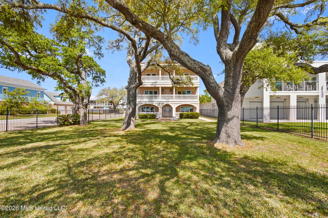 House in Long Beach, Mississippi, United States 3 - 18179612