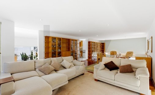 House in Loures, Lisbon, Portugal 1