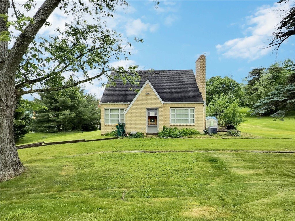 House in Franklin Park, Pennsylvania, United States 1 - 18180914