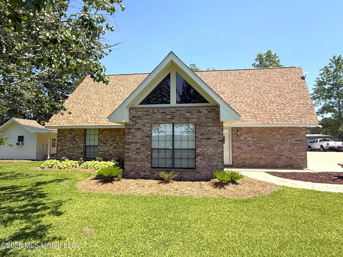 House in McComb, Mississippi, United States 2 - 18179391