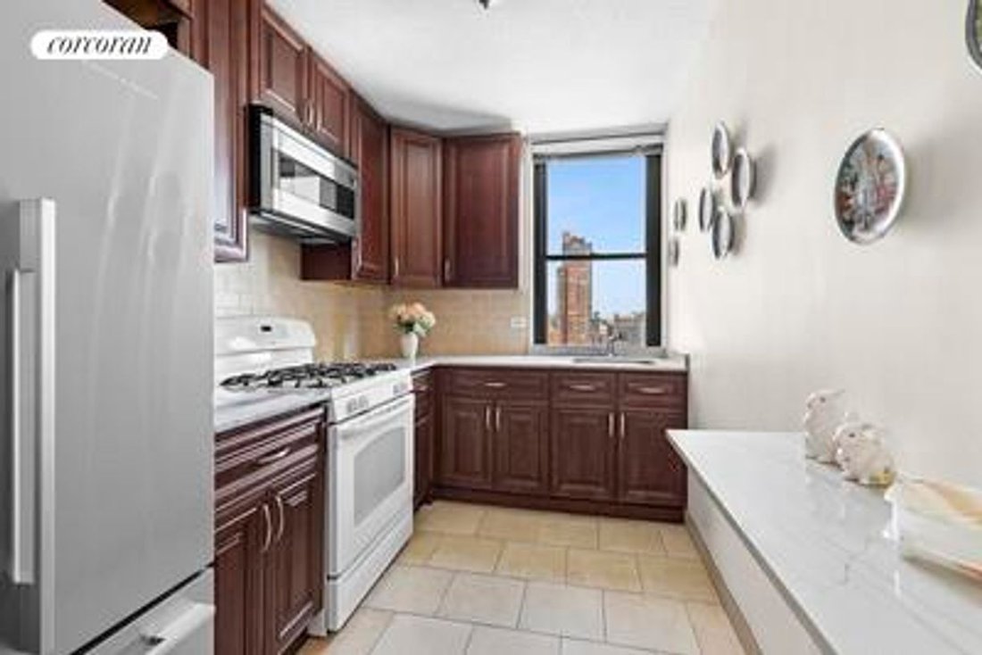 Co Op in New York, New York, United States 4 - 18178896