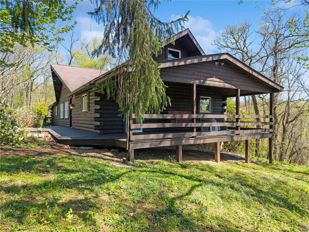 House in Jeannette, Pennsylvania, United States 3 - 18180475