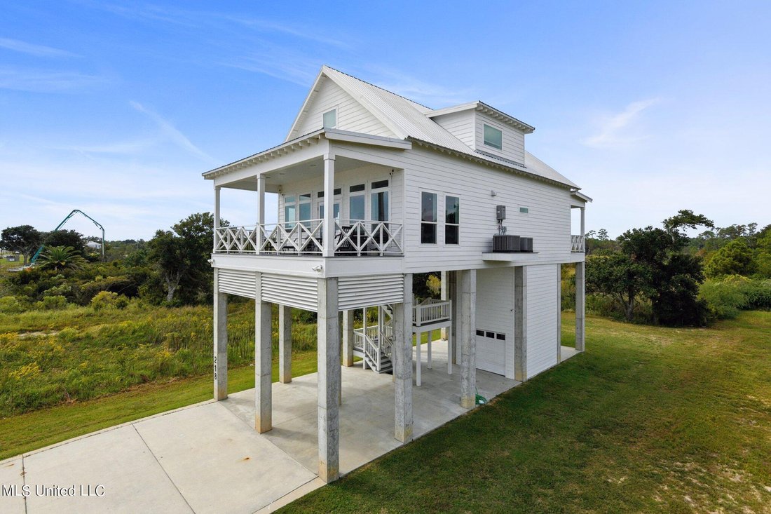 House in Waveland, Mississippi, United States 3 - 18179224