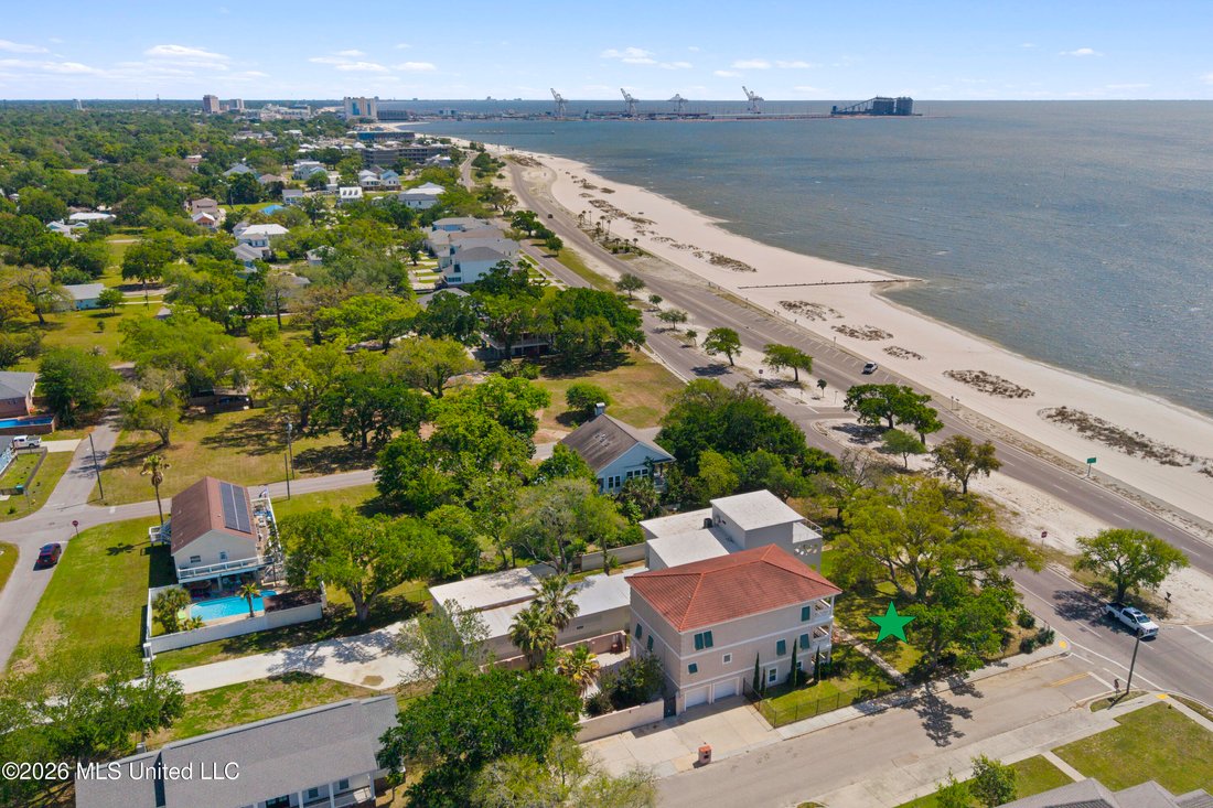 House in Long Beach, Mississippi, United States 4 - 18179612