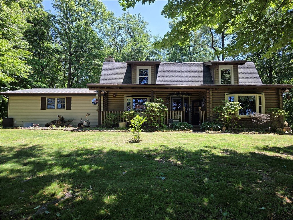 House in Aliquippa, Pennsylvania, United States 1 - 18180761