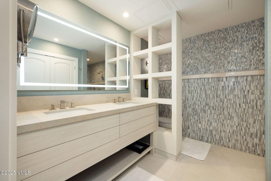 Condo in Vail, Colorado, United States 4 - 18180691